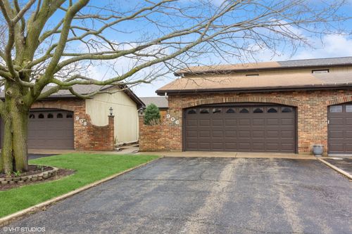 906 Reimann Ave, Sandwich, IL, 60548-1146 | Card Image