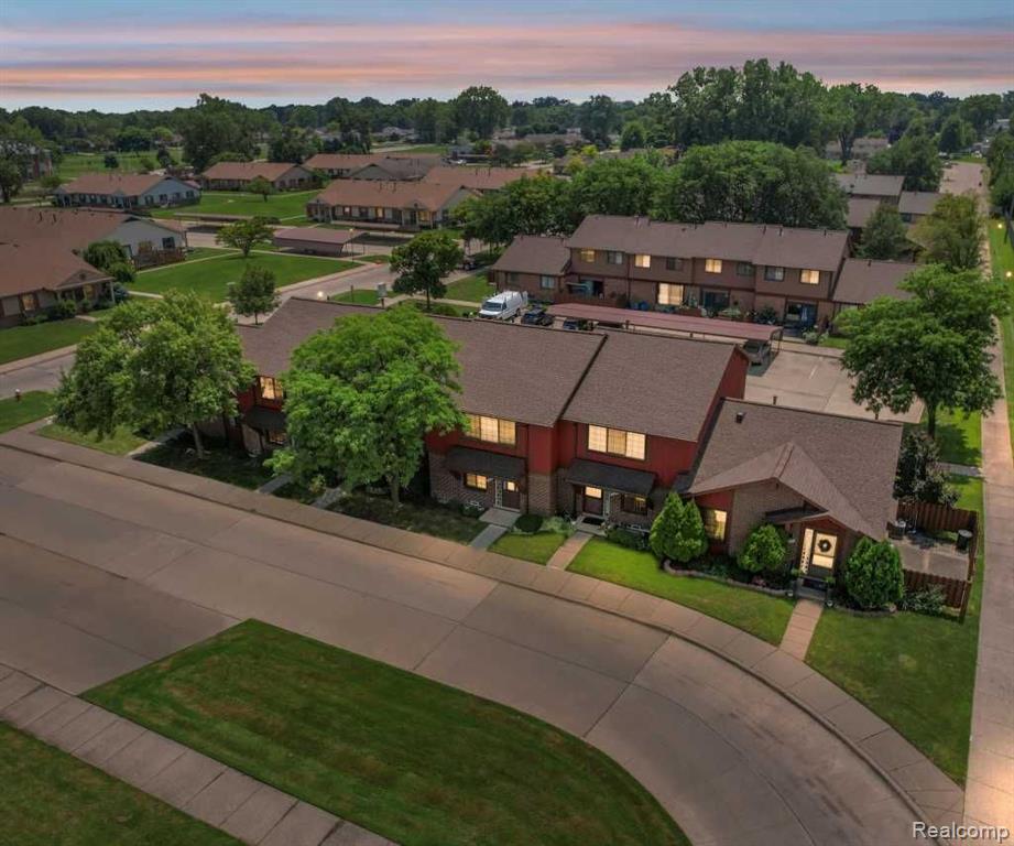 Bradford Ct, Warren, MI 48091