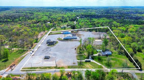 2060 Old Lebanon Dirt Rd, MOUNT JULIET, TN, 37122-7417 | Card Image