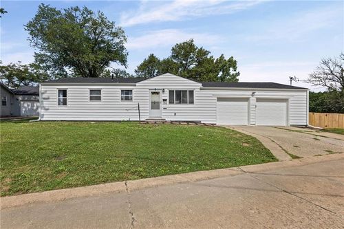 106 15th St, Osawatomie, KS, 66064-1612 | Card Image