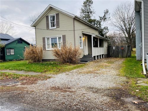 316 Locust St N, Canal Fulton, OH, 44614-1127 | Card Image