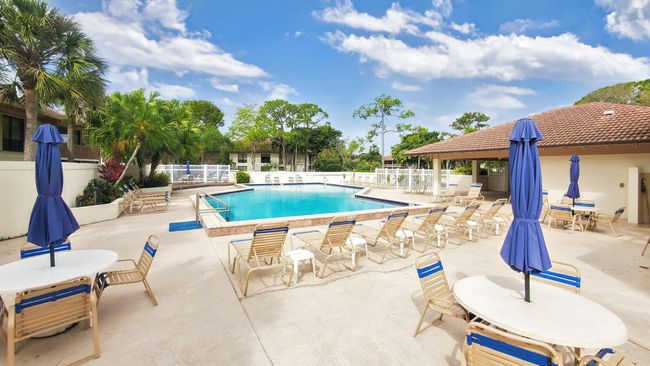 405 Brackenwood Ln S, Condo with 2 bedrooms, 2 bathrooms and null parking in Palm Beach Gardens FL | Image 51