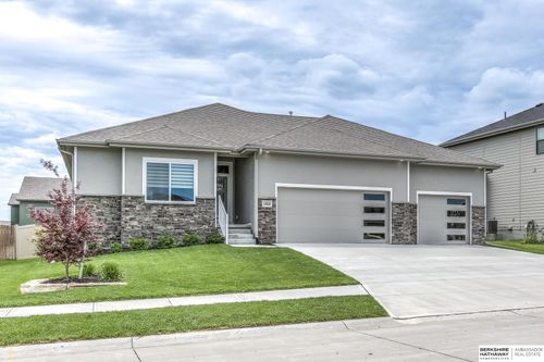 19825 Briar St, Gretna, NE, 68028-5067 | Card Image