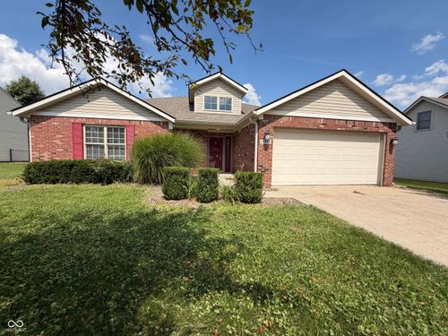 10048 Ironway Dr, Indianapolis, IN, 46239-8820 | Card Image