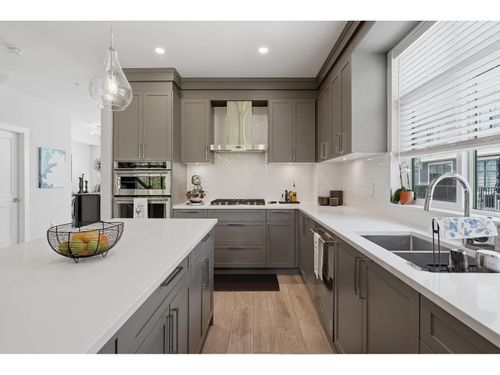 60-20327 72b Ave, Langley, BC, V2Y4J6 | Card Image