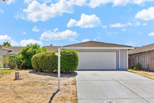 5600 Dutton Way, Sacramento, CA, 95823-7245 | Card Image
