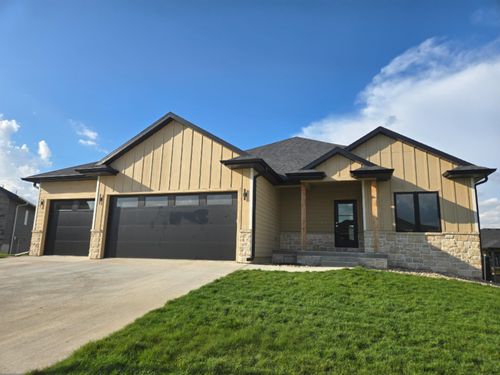 8412 E Spearfish Ct, Sioux Falls, SD, 57110-2857 | Card Image