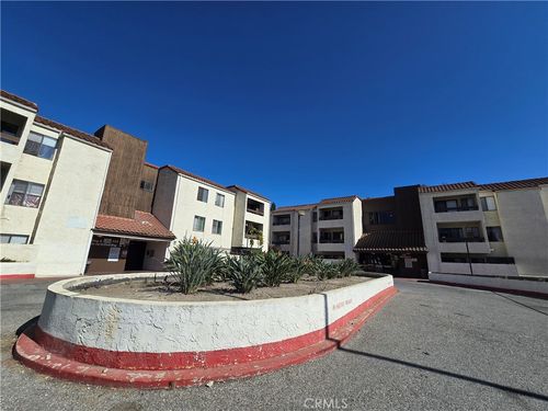 b-117-600 W 3rd St, Santa Ana, CA, 92701-8225 | Card Image