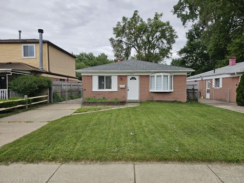 25643 Carlysle St, Dearborn Heights, MI, 48125-1112 | Card Image