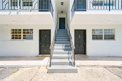 apt-4-219 Nw 10th Ave, Miami, FL, 33128-1267 | Card Image