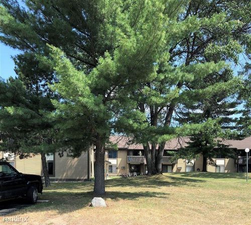 420 Hannah St, Roscommon, MI, 48653-8382 | Card Image