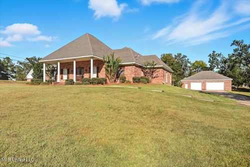 1015 Longwood Pl, Pearl, MS, 39208-9207 | Card Image