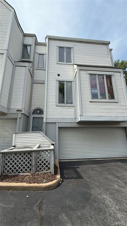 8 Columbus Square Dr, St Louis, MO, 63101 | Card Image