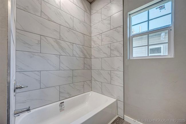 1015 E Main St, House other with 3 bedrooms, 2 bathrooms and null parking in Shawnee OK | Image 18