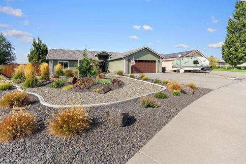 5705 Aspen Dr, West Richland, WA, 99353-9185 | Card Image