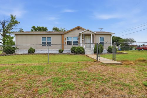 422 S Grand Ave, Drumright, OK, 74030-4014 | Card Image
