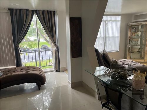 2z-3690 Inverrary Dr, Lauderhill, FL, 33319-5930 | Card Image