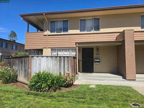 e-1525 Day Ave, San Mateo, CA, 94403-1981 | Card Image