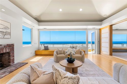 1554 E Oceanfront, Newport Beach, CA, 92661-1414 | Card Image