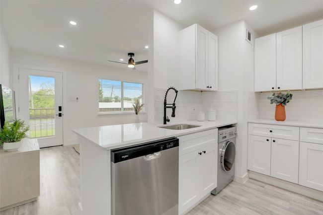 APT-105 - 1200 E 52 Nd St, Condo with 1 bedrooms, 1 bathrooms and 1 parking in Austin TX | Image 5