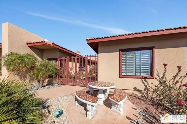 Front Yard Sitting Area | Image 17