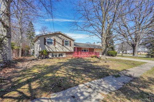 5658 Juno Dr, Lake View, NY, 14085-9627 | Card Image