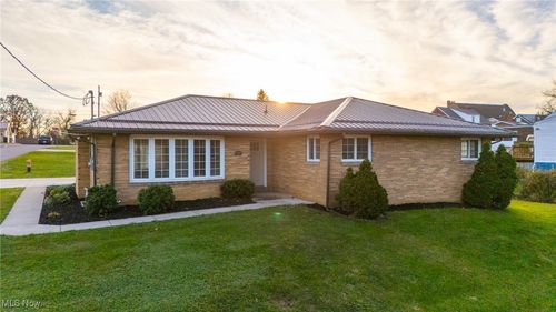 108 Elaine Ave, Follansbee, WV, 26037-1614 | Card Image