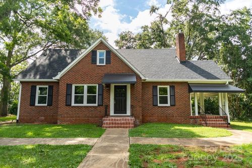 511 S King St, Morganton, NC, 28655-3540 | Card Image