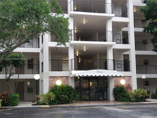 APT-108 - 2900 N Palm Aire Dr, Condo with 1 bedrooms, 2 bathrooms and null parking in Pompano Beach FL | Image 7