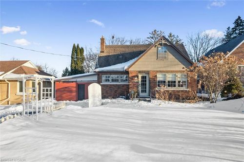 1135 Queen'S Blvd, Kitchener, ON, N2M1B9 | Card Image