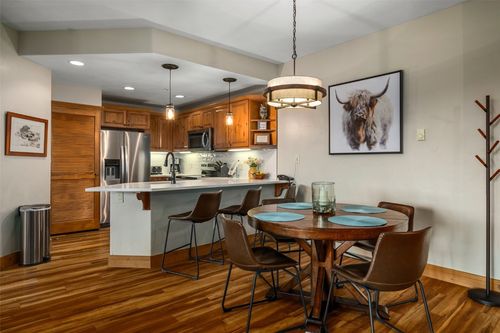 204-1463 Flattop Cir, Steamboat Springs, CO, 80487-8877 | Card Image
