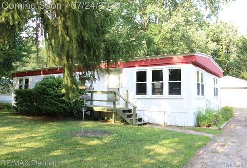 441 Cherokee Bnd, Howell, MI, 48843-9168 | Card Image