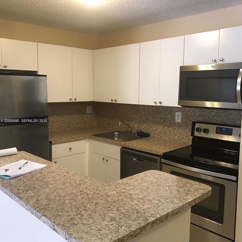 302-7200 Nw 179th St, Hialeah, FL, 33015 | Card Image