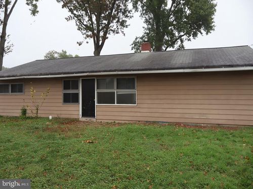 29 Tall Pine Ln, LEVITTOWN, PA, 19054-2201 | Card Image