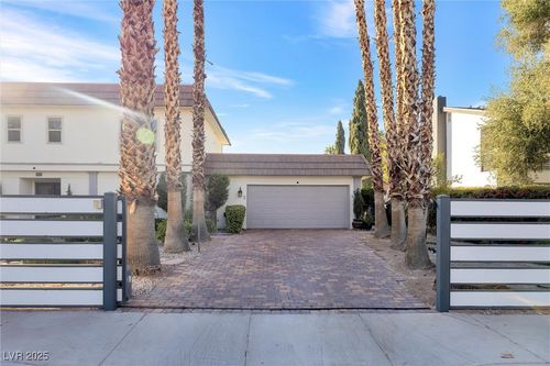 2100 Westlund Dr, Las Vegas, NV, 89102-2049 | Card Image