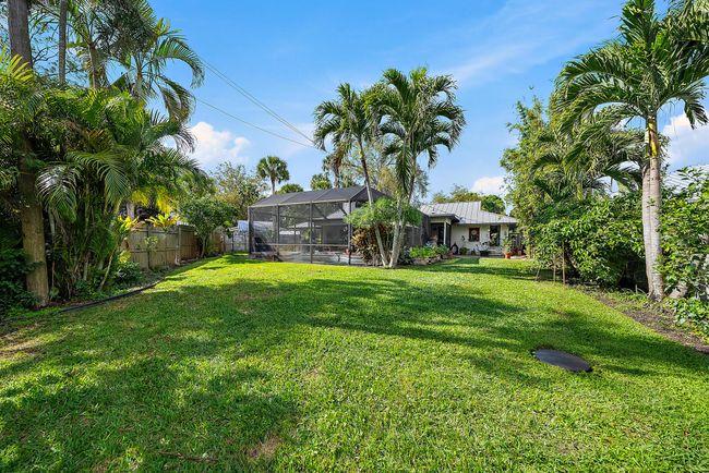 556 Sw Rustic Cir, House other with 3 bedrooms, 2 bathrooms and null parking in Stuart FL | Image 60