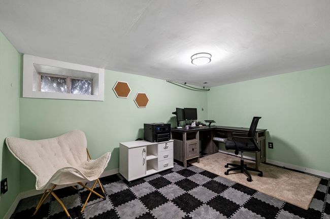 2 Avon St, House other with 3 bedrooms, 2 bathrooms and 4 parking in Peabody MA | Image 29