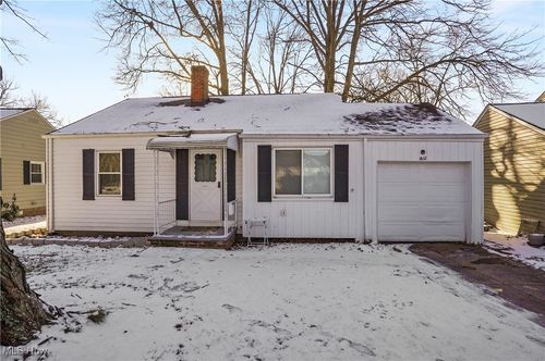 1612 Curry Drive, Lyndhurst, OH, 44124 | Card Image