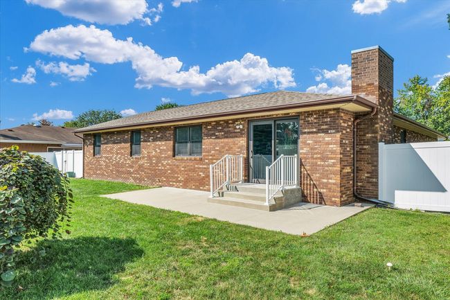 306 Wesley Ave, House other with 3 bedrooms, 2 bathrooms and 2 parking in Savoy IL | Image 31
