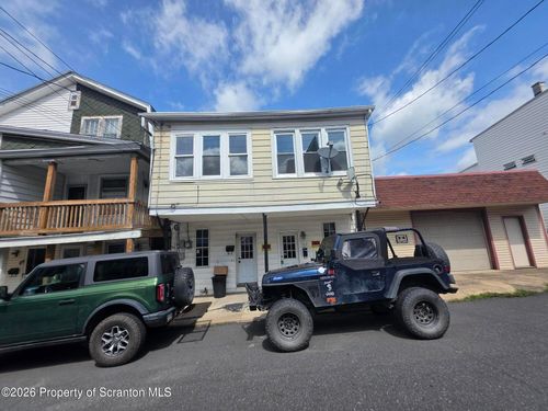323-325 W Saylor Street, Mount Carmel, PA, 17851 | Card Image