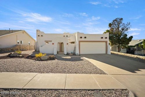 2272 Sunrise Point Rd, Las Cruces, NM, 88011-5209 | Card Image