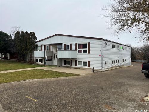 250 Home St W, Moose Jaw, SK, S6H7H8 | Card Image