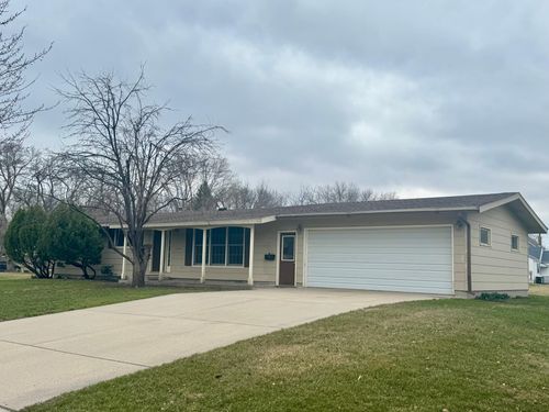 301 S 4th St, Olivia, MN, 56277-1429 | Card Image
