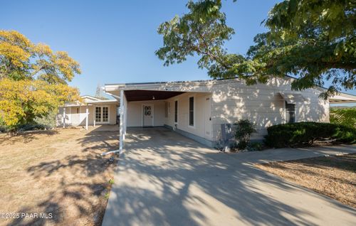 1085 N Swiss St, Dewey-Humboldt, AZ, 86327-5224 | Card Image