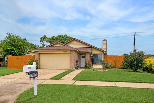 14038 Towne Way Dr, Sugar Land, TX, 77498-1570 | Card Image