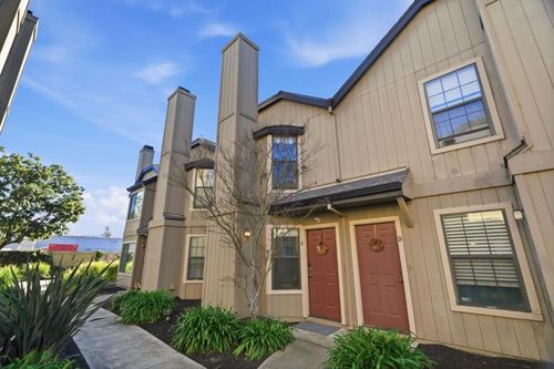 e54-251 Gibson Dr, Hollister, CA, 95023-4983 | Card Image