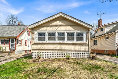 1401 E 219th St, Euclid, OH, 44117-1501 | Card Image