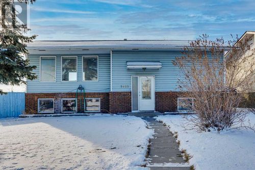 5403 Rundleview Rd Ne, Calgary, AB, T1Y1J7 | Card Image