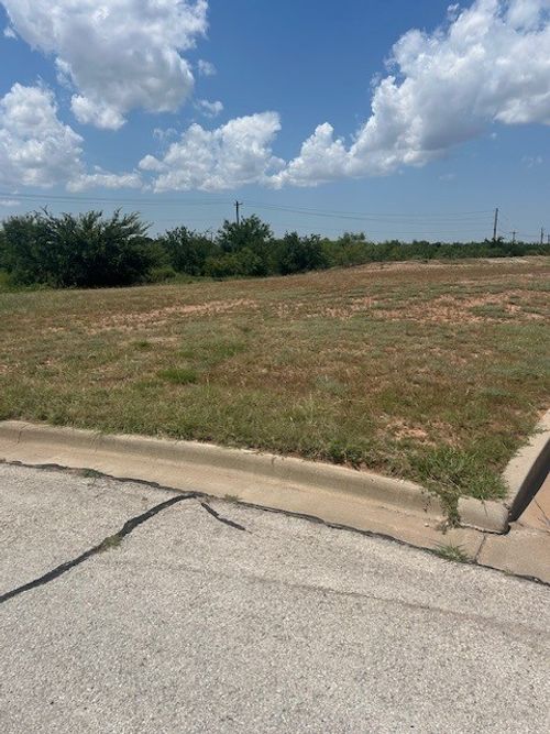 5202 Granite Cir, Abilene, TX, 79606-4183 | Card Image