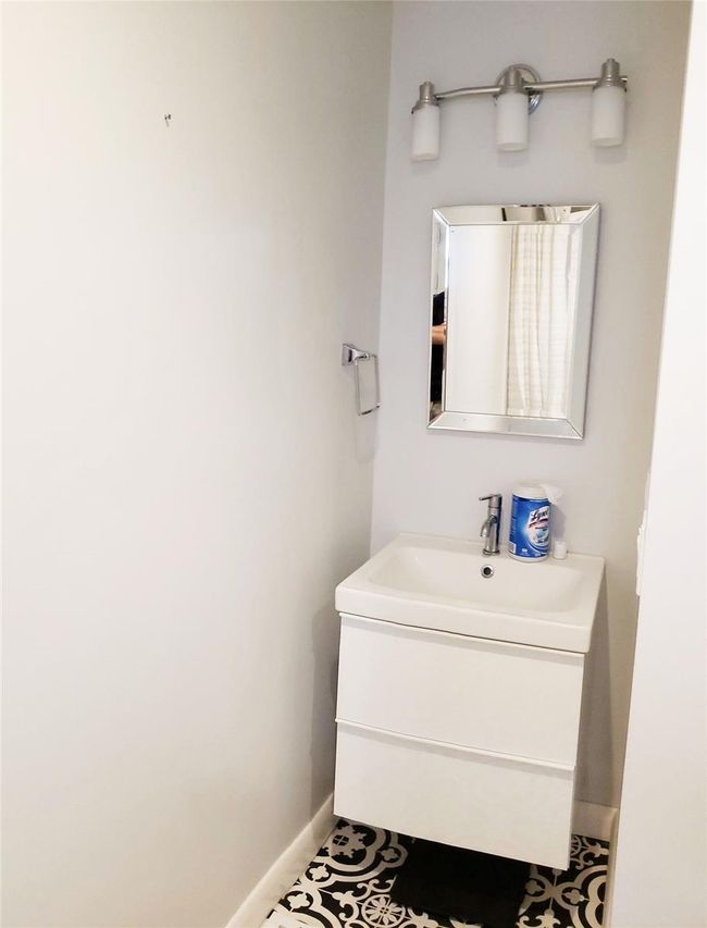 151 Cook St, House other with 2 bedrooms, 2 bathrooms and 3 parking in Barrie ON | Image 5